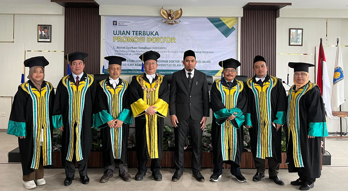 Lalu Ahmad Syarkawi Ramdhoni dari NTB meraih gelar Doktor Hukum Islam di UII Yogyakarta (foto: istimewa)